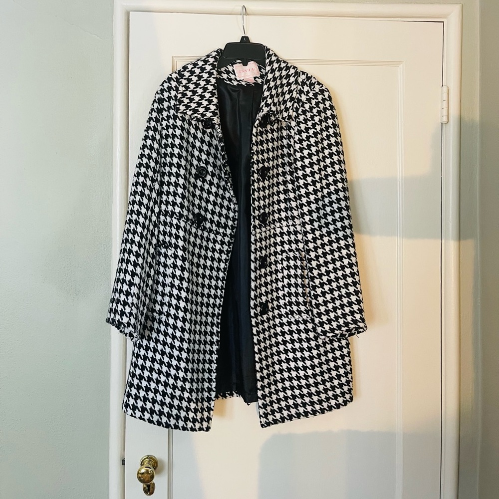 Thick houndstooth coat